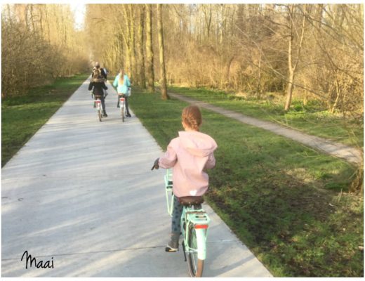 zelf naar huis fietsen, kind in verkeer, verkeersregels leren